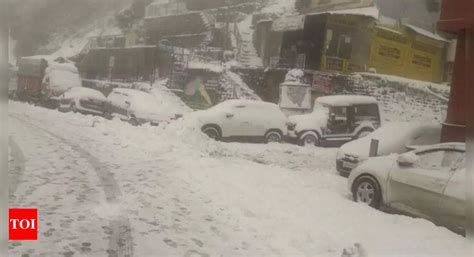 Shimla receives snowfall, many roads blocked | Shimla News - Times of India