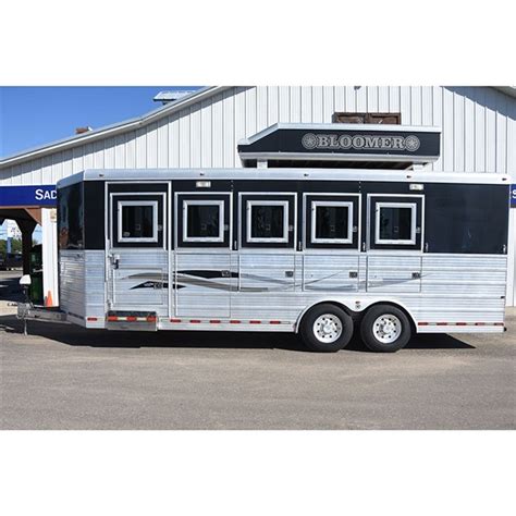 2008 Bloomer 5 Horse Bumper Pull Horse Trailer