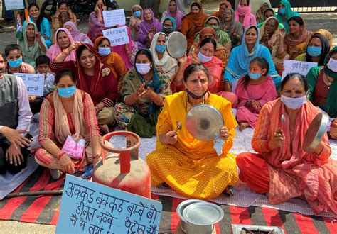 Mahila Cong Protests Against Price Rise Daily Excelsior