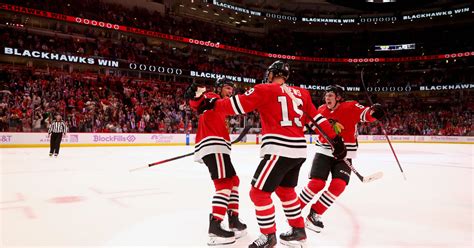 Toews Goal In Ot Gives Blackhawks 2 1 Win Over Kings Cbs Los Angeles