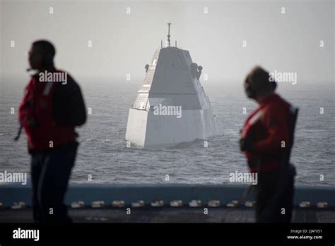 Pacific Ocean United States 11 April 2022 The U S Navy Zumwalt