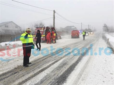 Accident cu cinci victime la Dersca Doi adulţi şi trei copii au ajuns