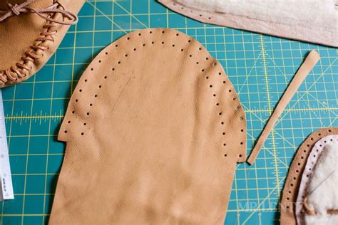 How To Make Leather Moccasins Part 1 Of 3 Mr Lentz Leather Goods How To Make Leather