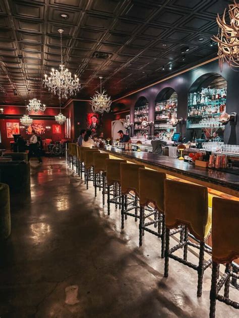 The Best Bars in Tampa: A Local’s Guide To The Hottest Spots