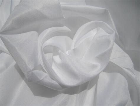 Polyester Microfiber Fabric Peach Finished White Color 100 Gsm