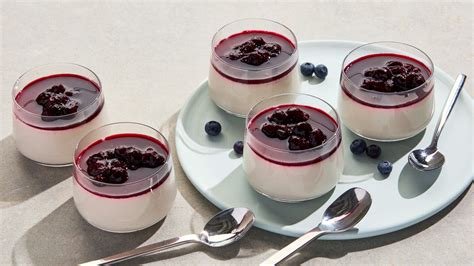 This Pantry Staple Gives Gelatin-Free Panna Cotta a Spring in Its Step ...