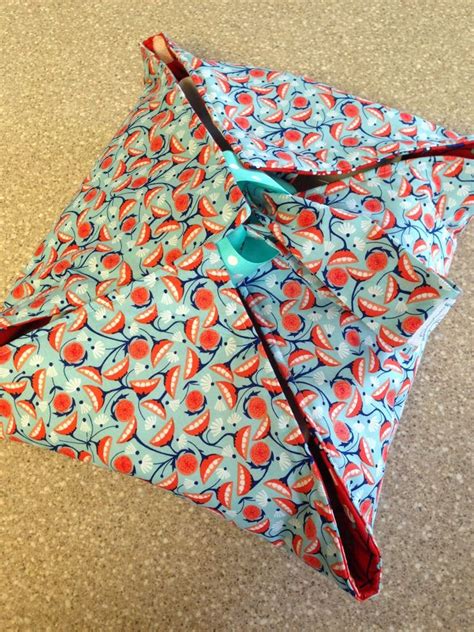 20 Minute Crafter Super Simple Casserole Carrier Makes A Great T Sewing Ts Small