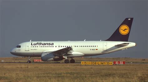 A319 D AILE DUS 19961207 Airbus A319 D AILE Lufthans Flickr