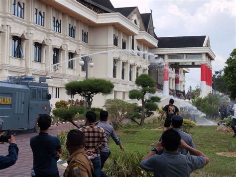 Proses Hukum Pengrusakan Kantor Gubernur Jambi Lanjut Polda Jambi