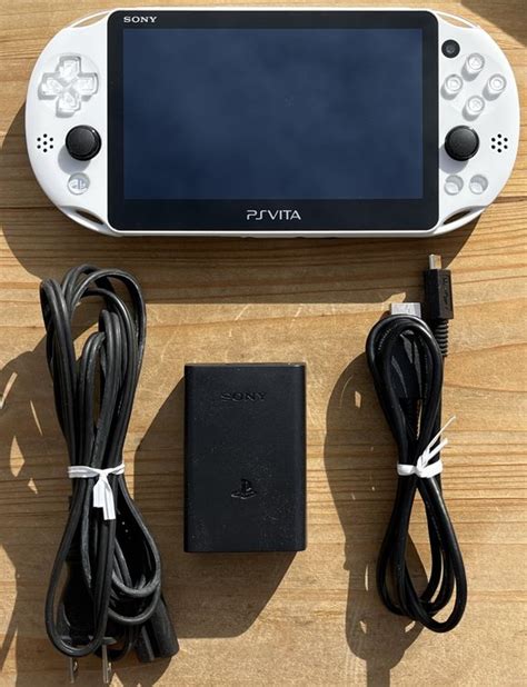 Sony PlayStation PS Vita 2000 Glacier White Kaufen Auf Ricardo