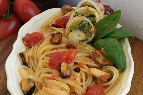 Linguine Con Cozze E Calamari Ripieni Fidelity Cucina