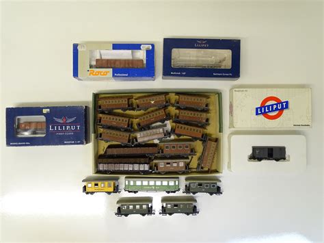 Lot 115 - HO SCALE MODEL RAILWAYS: A quantity of HOe