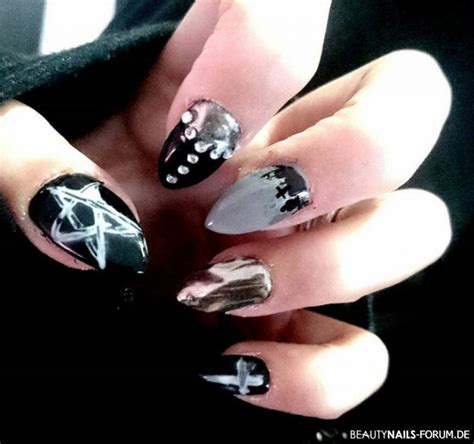 Gelnägel In Schwarz Chrom Mit Nailart Gothic Style Halloween