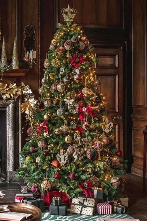 Christmas Tree Ideas Traditional Victorian Décor Christmas Themes