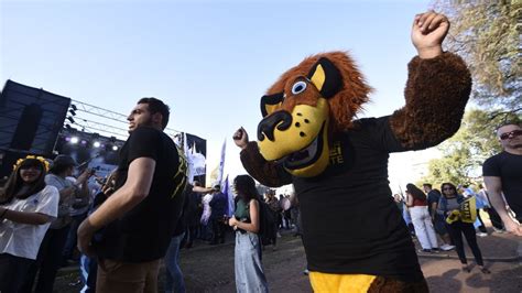 En fotos el fanatismo libertario llegó a Parque Lezama para ver a