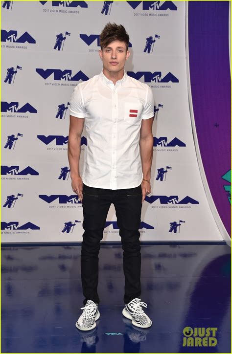 Matt Rife Preaches Message of Equality at MTV VMAs 2017: Photo 3946434 ...