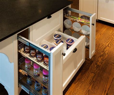 Выдвижные системы хранения, карго и бутылочницы своими руками