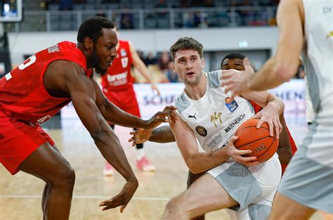 Brose Bamberg unterliegt in der Bundesliga den Basketball Löwen