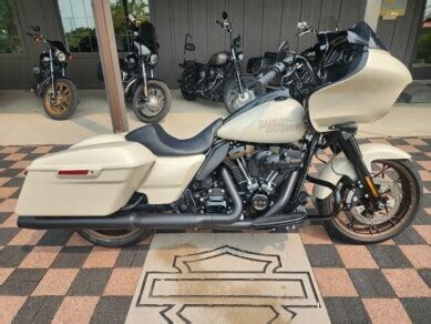 2023 Harley Davidson Road Glide ST FLTRXST WHITE SAND PEARL Valley