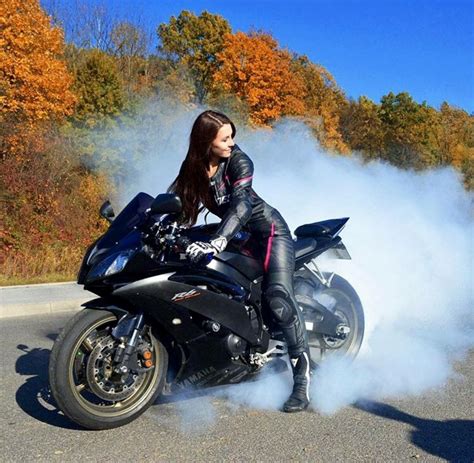 Pin By Kasandra On Its Just The Things I Like Biker Girl Motorbike Girl Motorcycle Girl