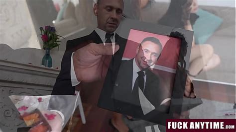 Up Skirts Videos XVIDEOS