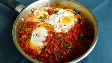 Amazing Shakshuka Recipe Poached Eggs In Spicy Tomato Pepper Sauce