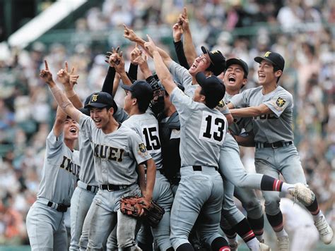 仙台育英が東北勢初優勝、須江監督「宮城の皆さん、東北の皆さん、おめでとうございます」【甲子園】：中日スポーツ・東京中日スポーツ