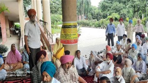 A Sit In Was Held At Vikas Bhawan The Head Office Of The Panchayat