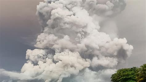 Indonesia Volcano Erupts Thousands Evacuated Over Tsunami Threat