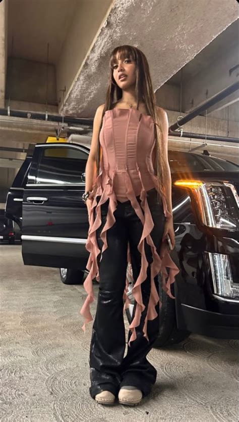 pinkpantheress revealed unveiling  age   rising star