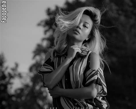 Charliedrizzle Nude Leaks Photo Fapopedia