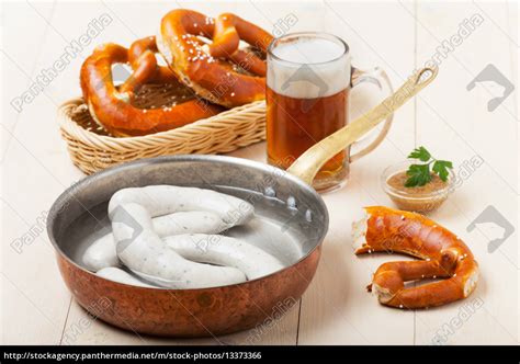 Bayerische Wei Wurst Mit Brezel Stock Photo Bildagentur