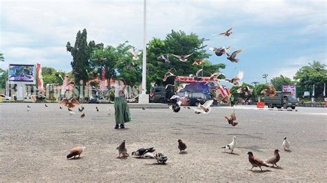 Wisata Kalsel Pengunjung Lapangan Dr Murdjani Banjarbaru Bermain