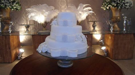 comemore bolos decorados Bolo de casamento laços Chanell