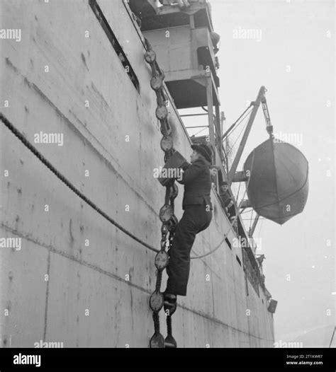 WRNS Boarding Officers With The Naval Control Service The Work Of The