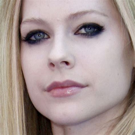 Avril Lavigne 2004 Eye Makeup - Makeup Vidalondon