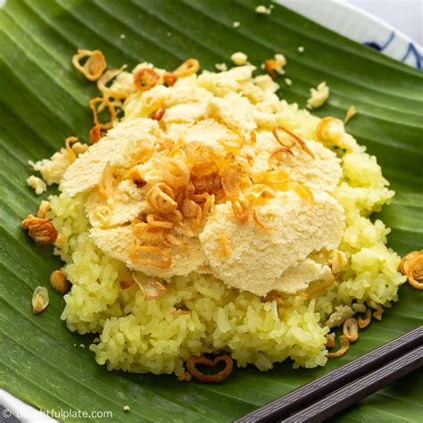 Xôi Xéo Vietnamese Sticky Rice with Hand Cut Mung Bean Delightful Plate