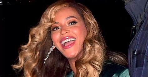 Beyonce Flashes Her Spanx As Thigh High Split Causes Wardrobe Malfunction Just Three Months