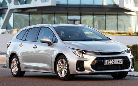 suzuki swace yvridiki sfina sta sport hatchback