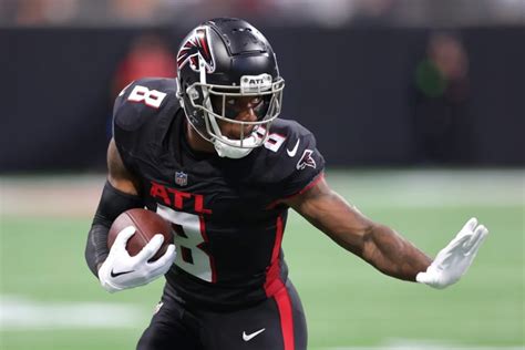 WATCH: Atlanta Falcons TE Kyle Pitts Catches First TD from Desmond ...