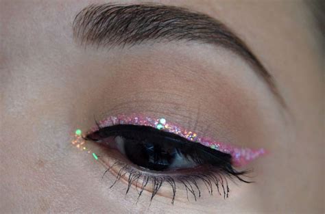 Pink glitter eyeliner. Perfect for spring.