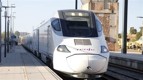 Renfe Cambia Los Horarios De Cuatro Trenes Durante El Fin De Semana En