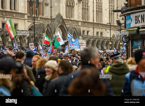 Miles De Personas Marchan Contra El Antisemitismo En Londres Con