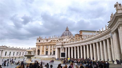 No One Talks About This: The Economic and Spiritual Value of Vatican City - Veja Store Site