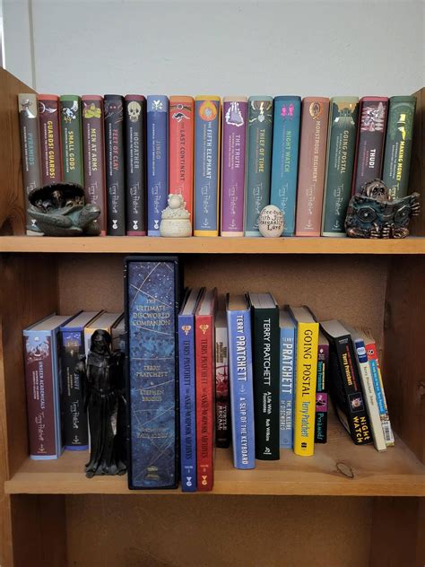 My Discworld Ultimate Companion arrived and it barely fits on my shelf