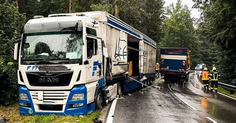 Verkehrsunfall Mit Zwei Lkw