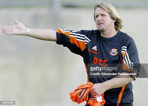 846 Bernd Schuster Coach Stock Photos, High-Res Pictures, and Images ...