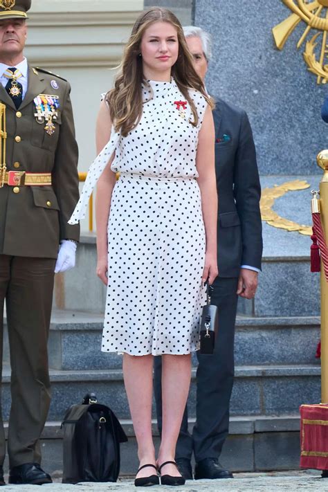 Princess Leonor - Middle East Tribune | Sartorial, Navy midi skirt