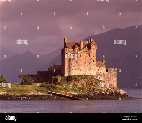 Eilean Donan Castle Stock Photo - Alamy