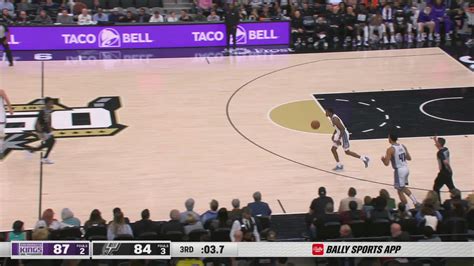 Last Second Field Goal Kings Spurs NBA Official